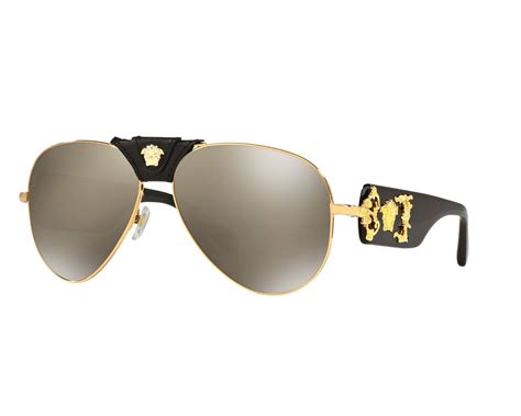 Lunettes de soleil femme Versace .